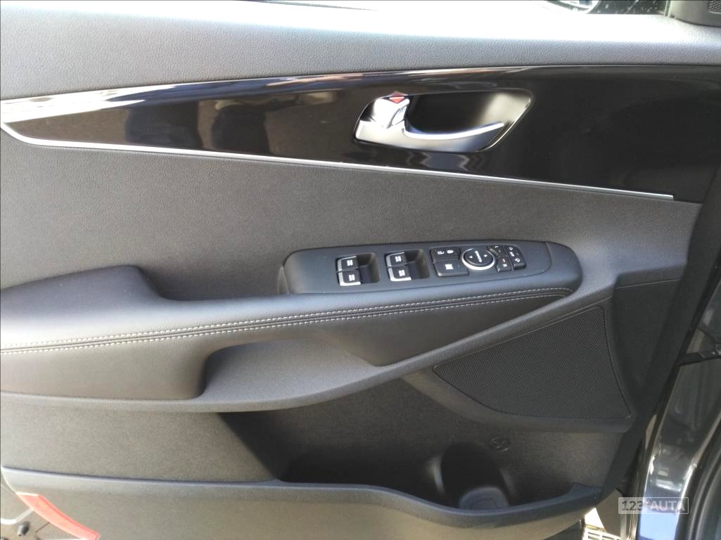 Kia Sorento, 2017 - pohled č. 5