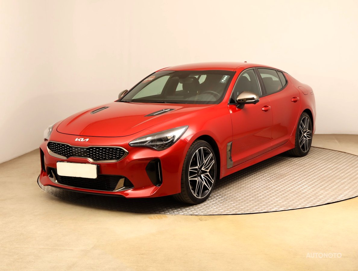 Kia Stinger, 2022 - pohled č. 3