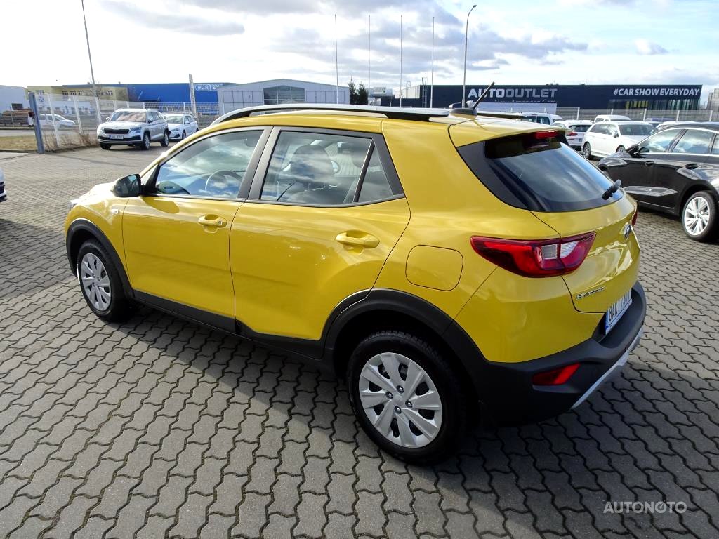 Kia Stonic, 2020 - pohled č. 3