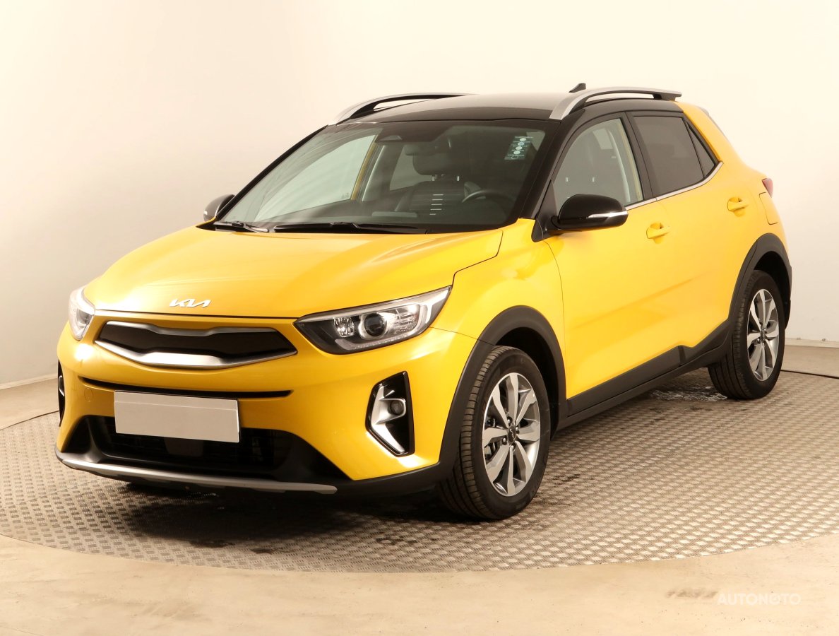 Kia Stonic, 2022 - pohled č. 3