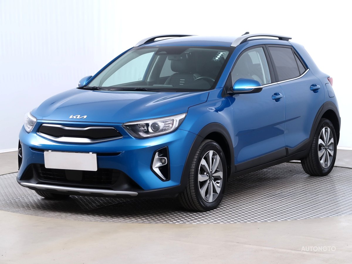 Kia Stonic, 2022 - pohled č. 3