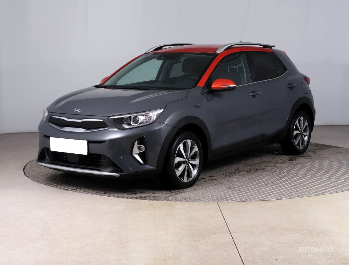 Kia Stonic, 2021 - pohled č. 3