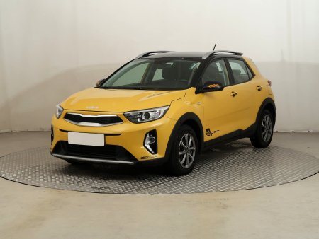 Kia Stonic, 2022 - pohled č. 3