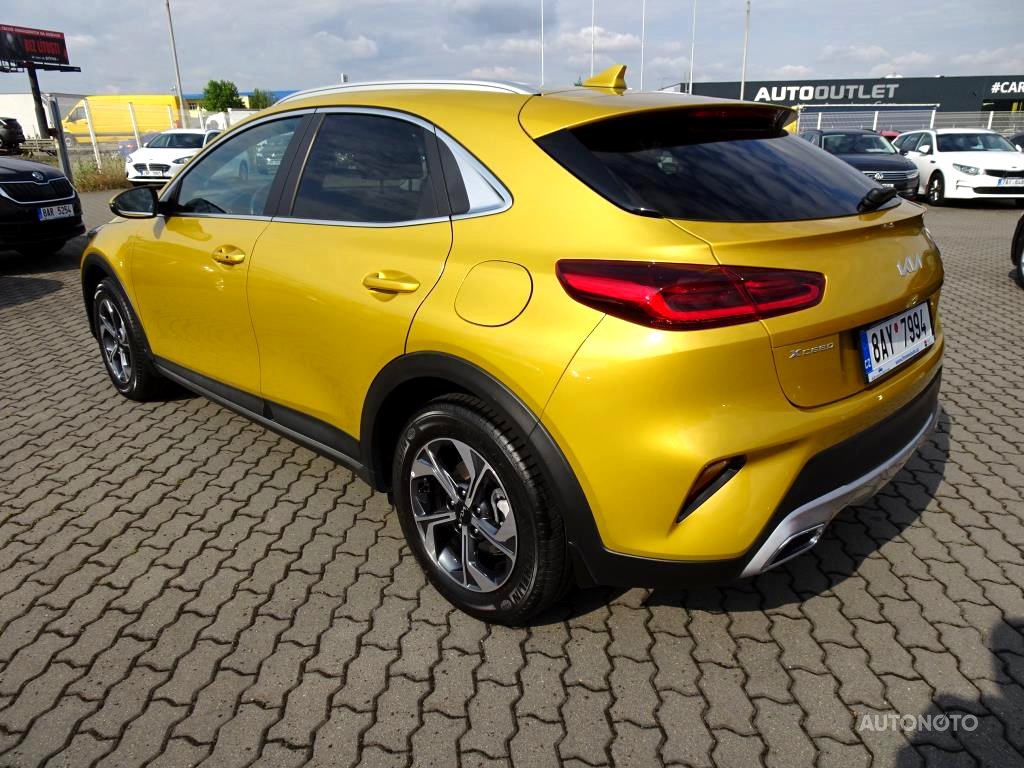 Kia XCeed, 2021 - pohled č. 3