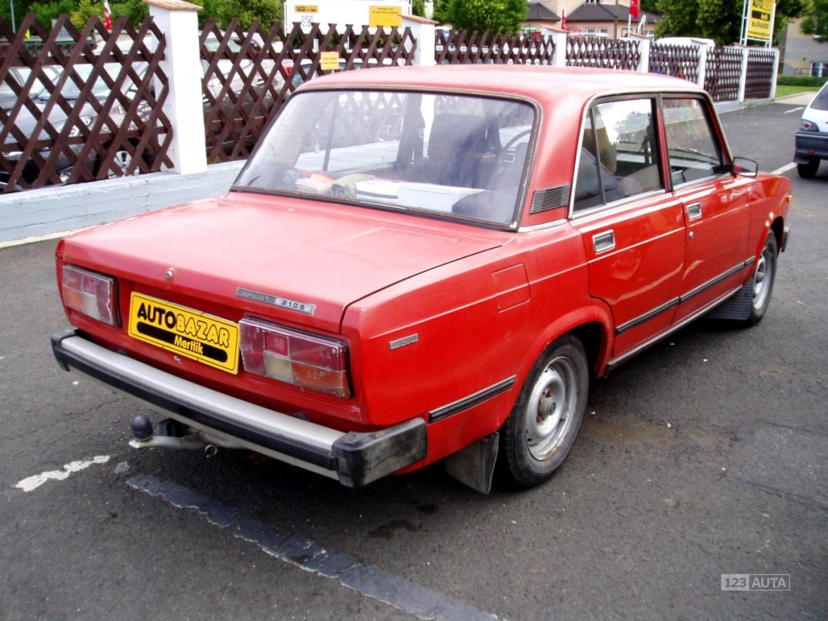Lada 2105, 1986 - pohled č. 3