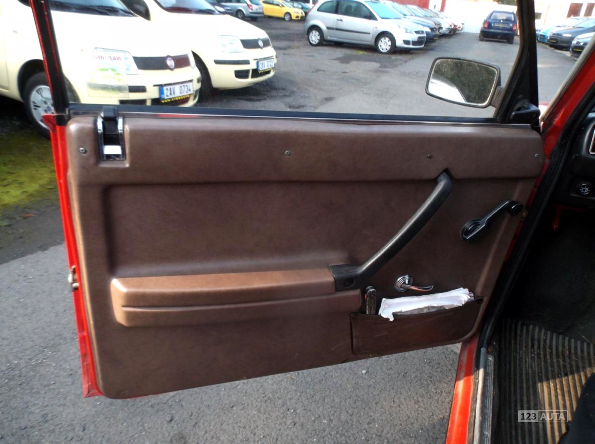 Lada 2105, 1987 - pohled č. 10