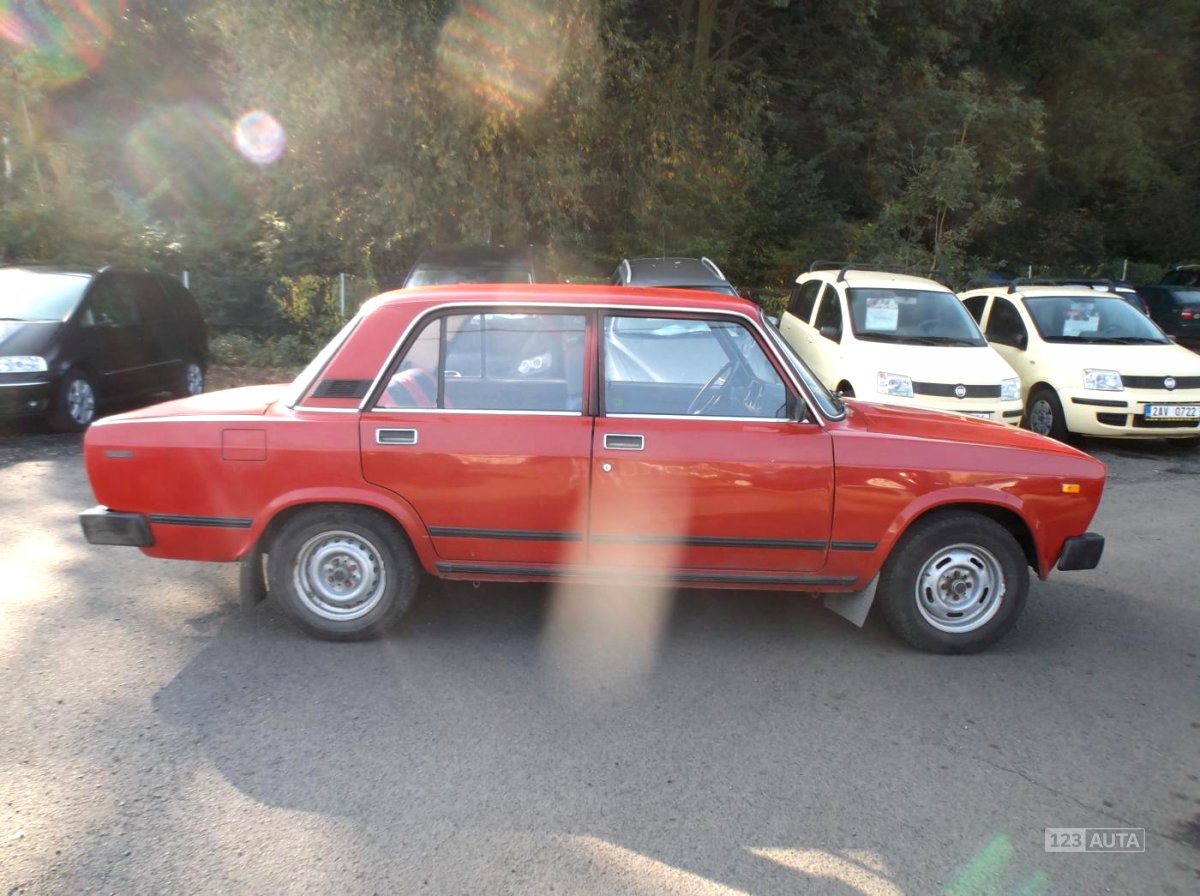 Lada 2105, 1987 - pohled č. 4
