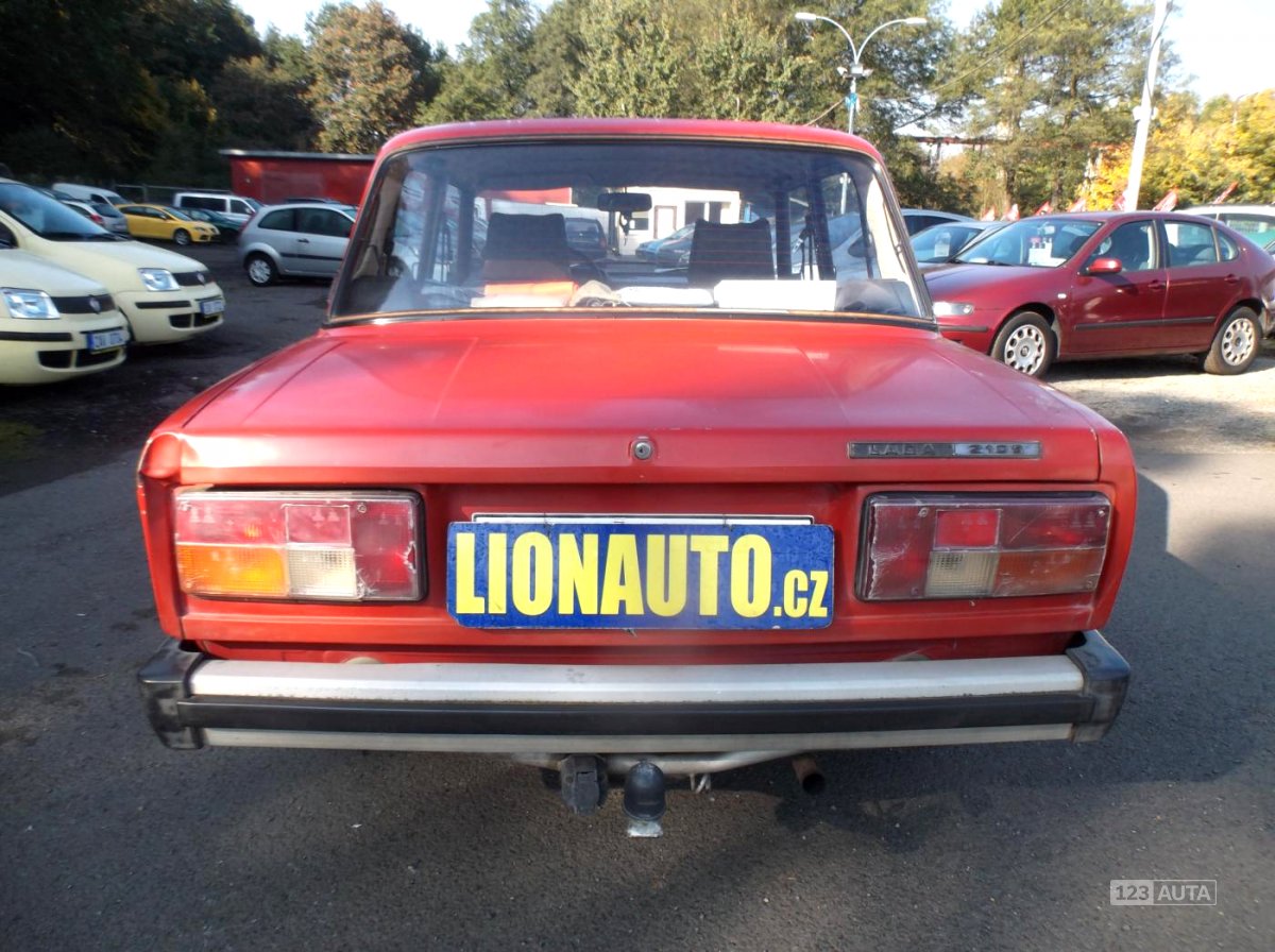 Lada 2105, 1987 - pohled č. 6