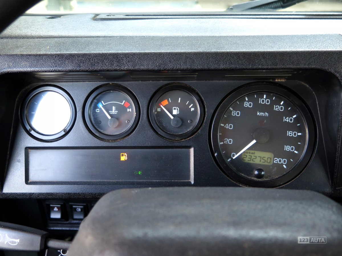 Land Rover Defender, 1999 - pohled č. 10