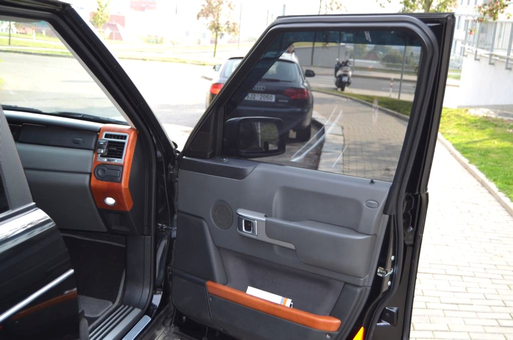 Land Rover Range Rover, 2003 - pohled č. 16