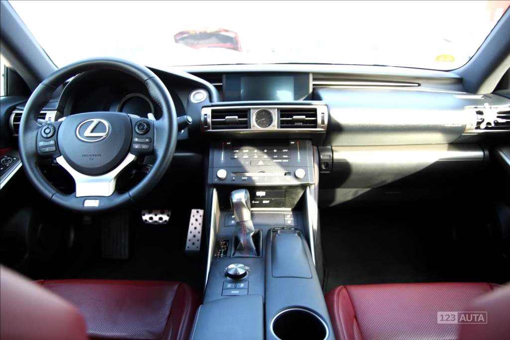 Lexus IS 200, 2015 - pohled č. 10