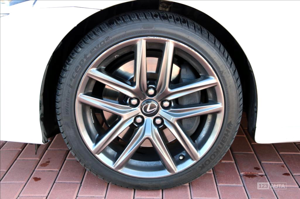 Lexus IS 200, 2015 - pohled č. 8