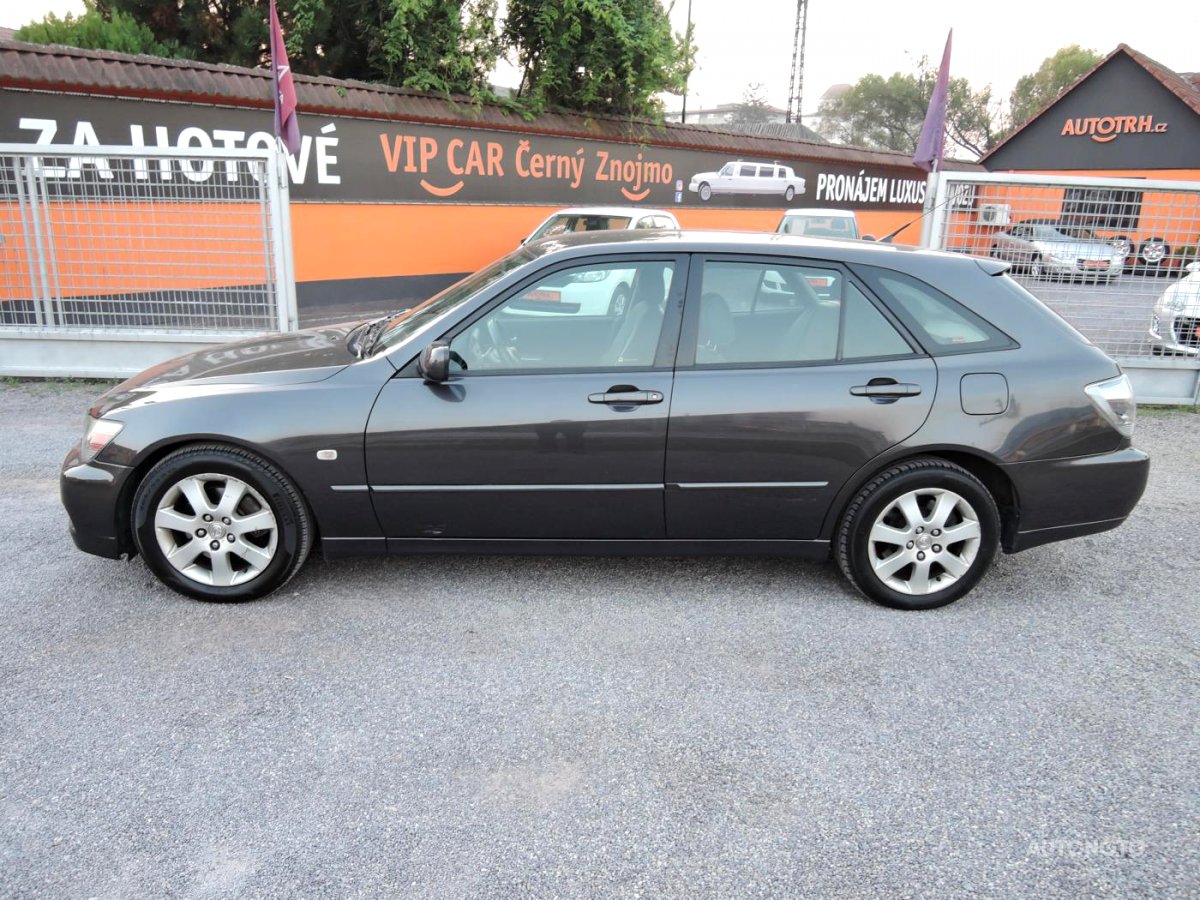 Lexus IS 200, 2004 - pohled č. 4