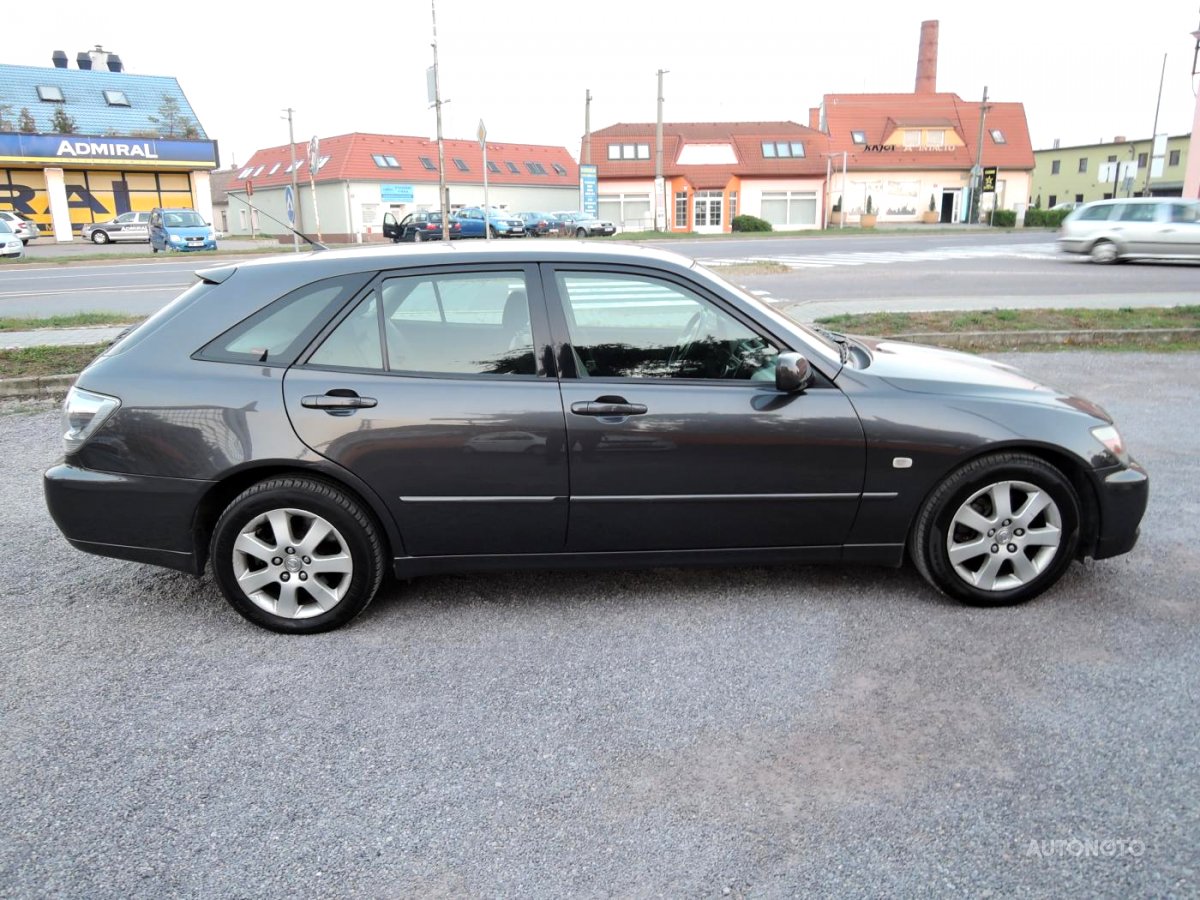 Lexus IS 200, 2004 - pohled č. 5
