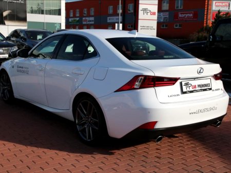 Lexus IS 200, 2015 - pohled č. 2