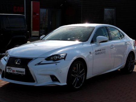Lexus IS 200, 2015 - pohled č. 5
