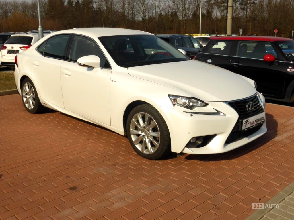 Lexus IS 300, 2015 - celkový pohled