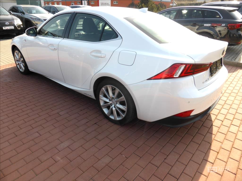 Lexus IS 300, 2015 - pohled č. 2