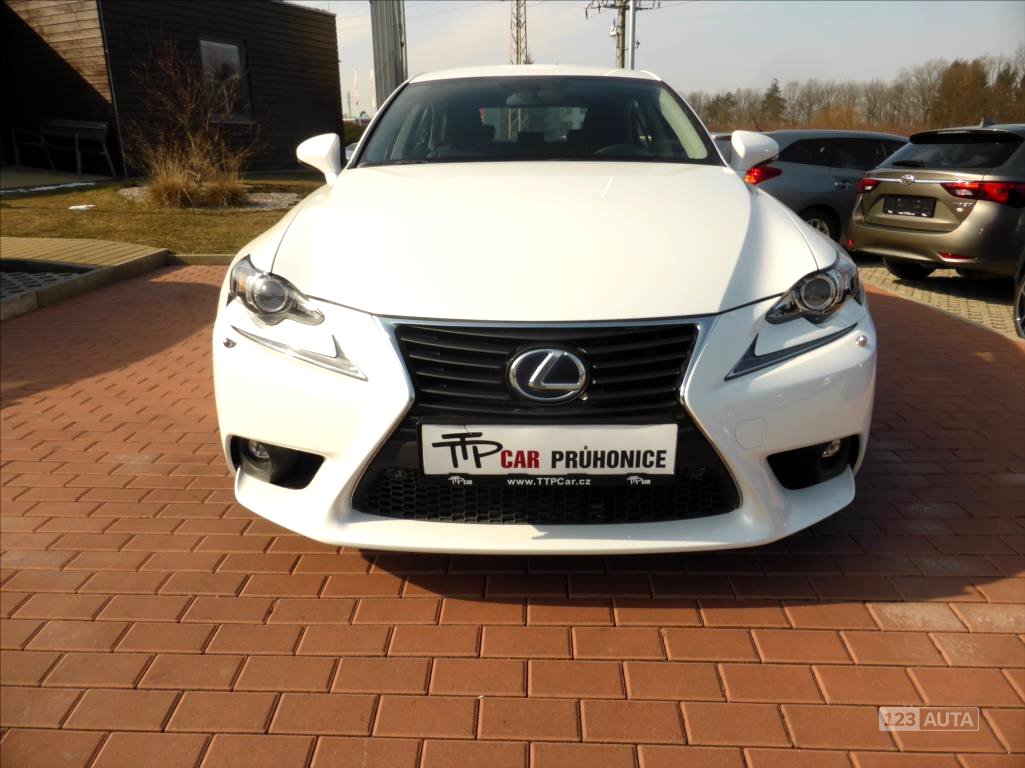 Lexus IS 300, 2015 - pohled č. 4