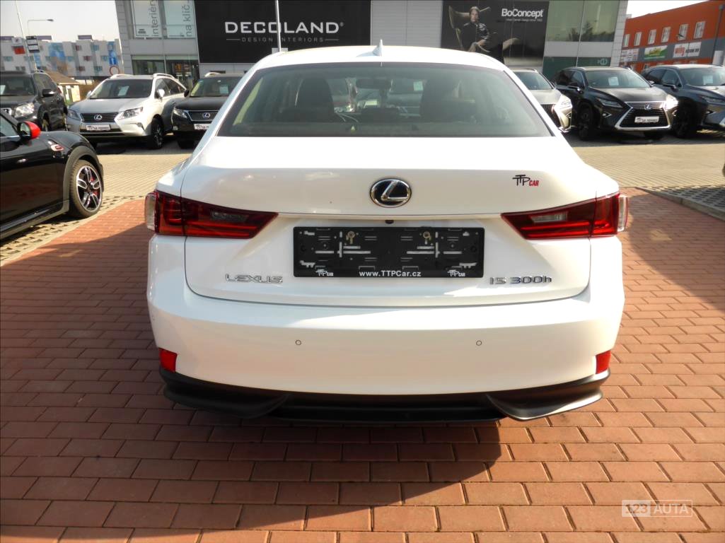 Lexus IS 300, 2015 - pohled č. 6