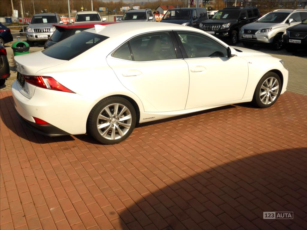 Lexus IS 300, 2015 - pohled č. 7
