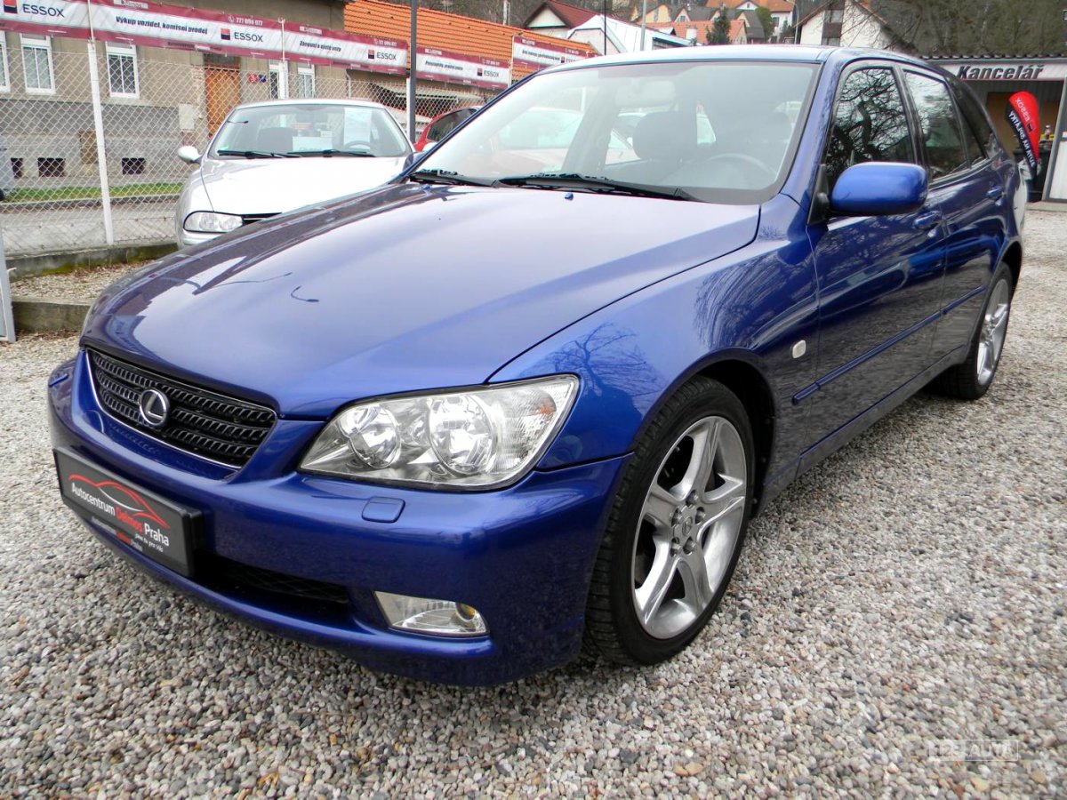 Lexus IS 300, 2002 - pohled č. 3