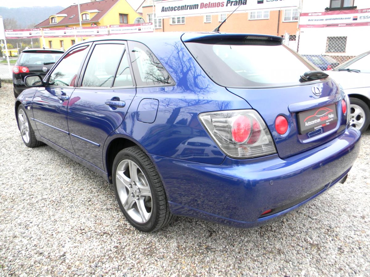 Lexus IS 300, 2002 - pohled č. 9