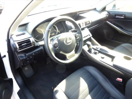 Lexus IS 300, 2015 - pohled č. 3