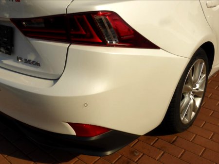 Lexus IS 300, 2015 - pohled č. 8