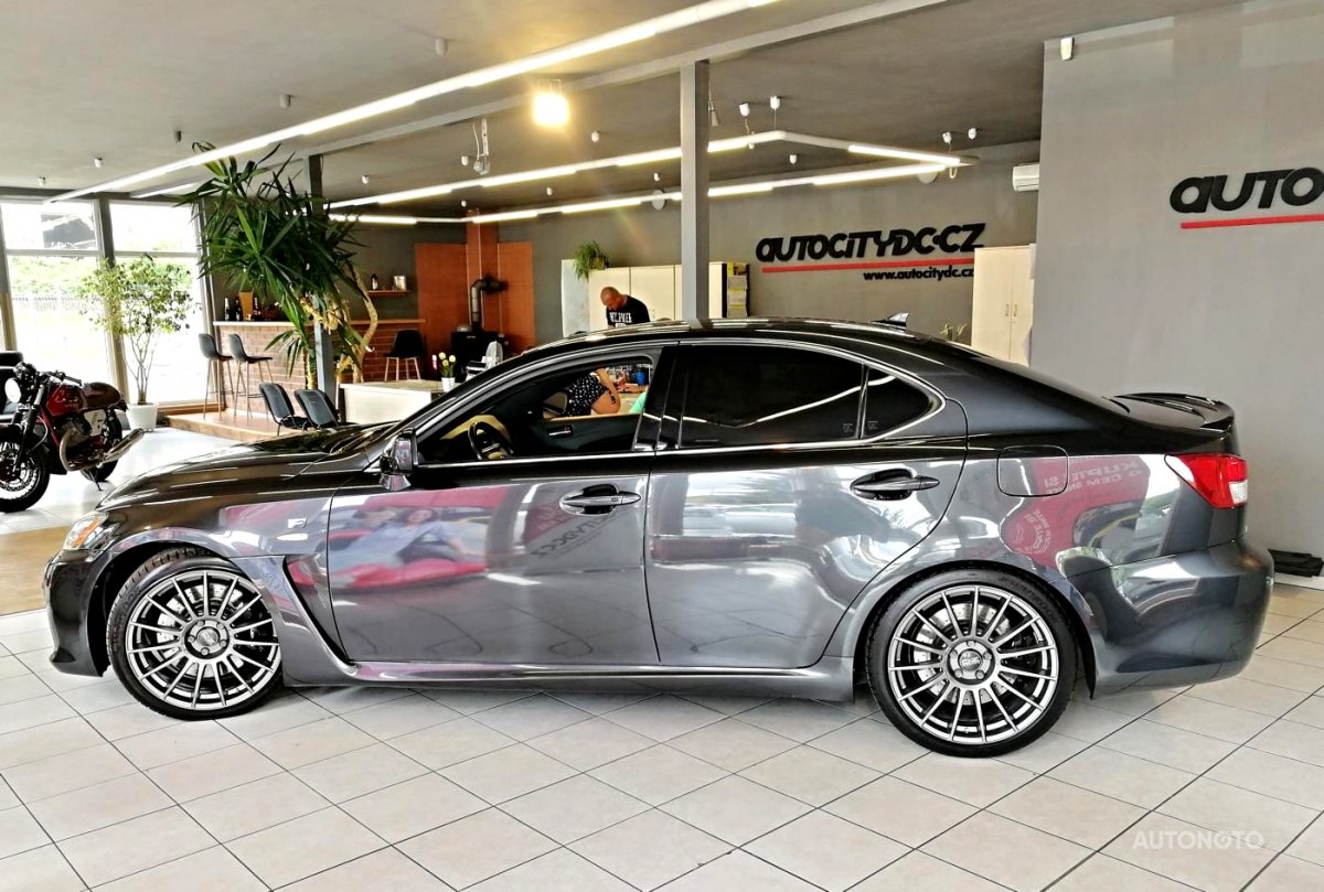 Lexus IS F, 2008 - pohled č. 3