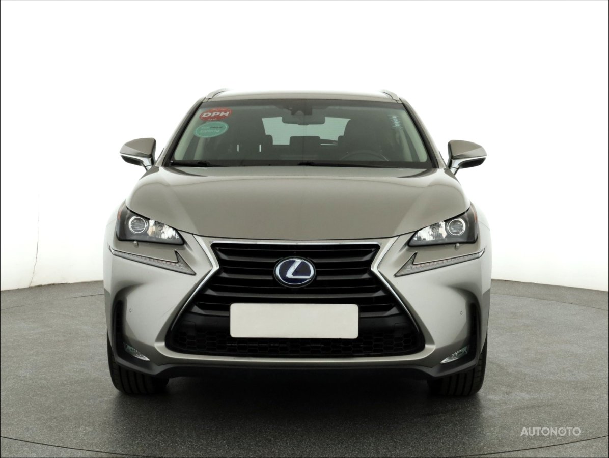 Lexus NX, 2017 - pohled č. 2