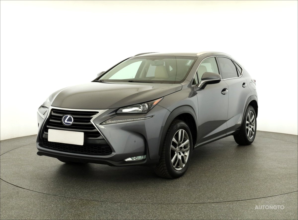Lexus NX, 2015 - pohled č. 3