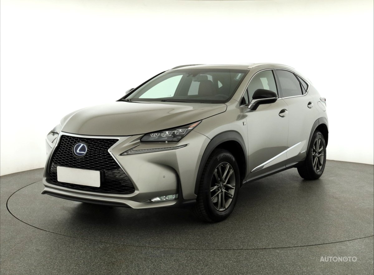 Lexus NX, 2015 - pohled č. 3