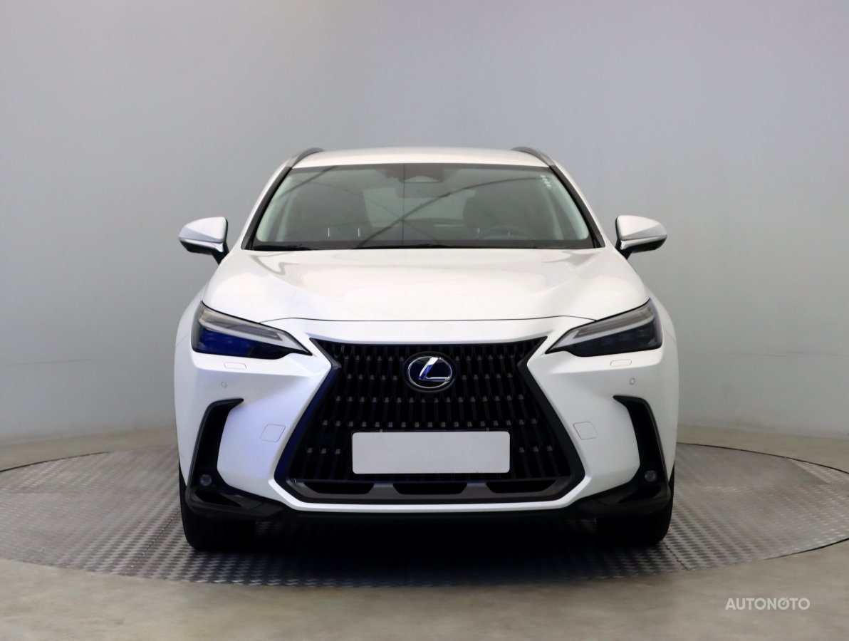 Lexus NX, 2023 - pohled č. 2