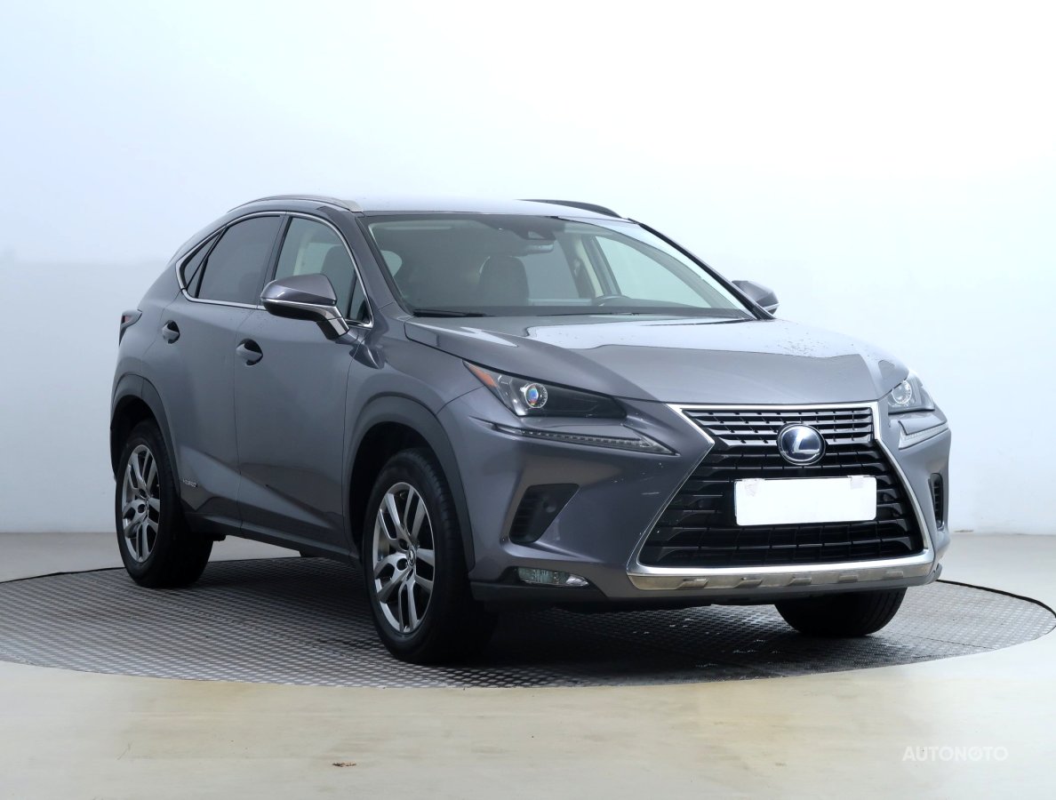 Lexus NX, 2020 - celkový pohled