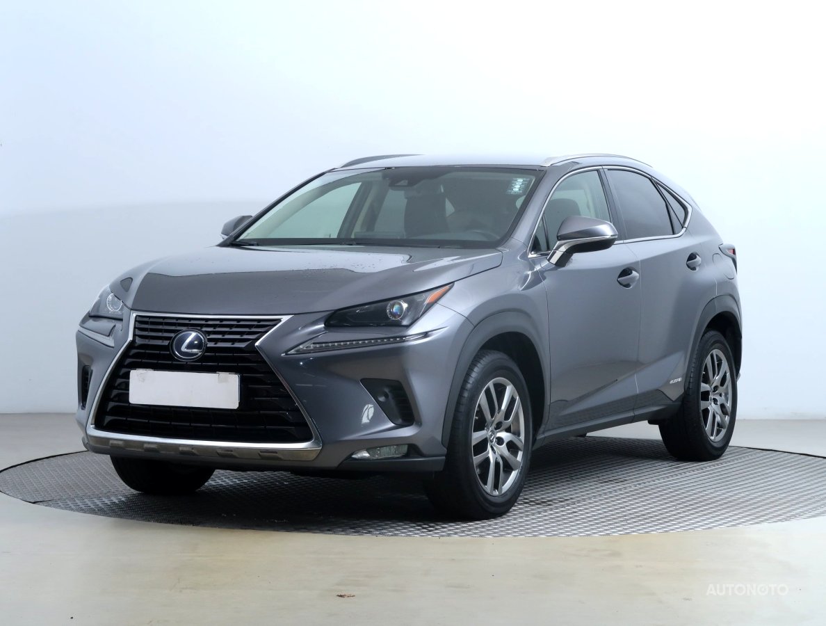 Lexus NX, 2020 - pohled č. 3