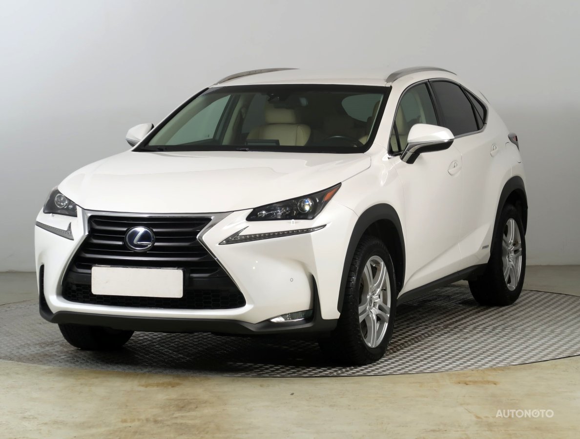 Lexus NX, 2016 - pohled č. 3