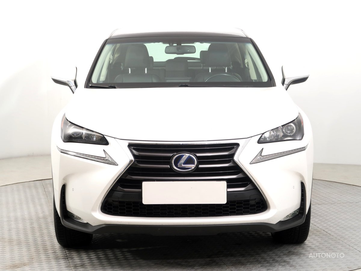 Lexus NX, 2016 - pohled č. 2