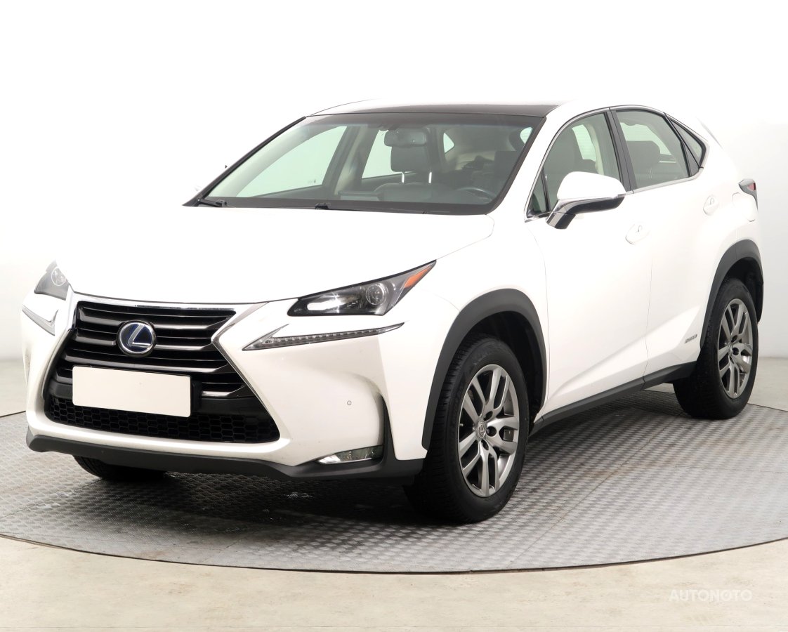 Lexus NX, 2016 - pohled č. 3