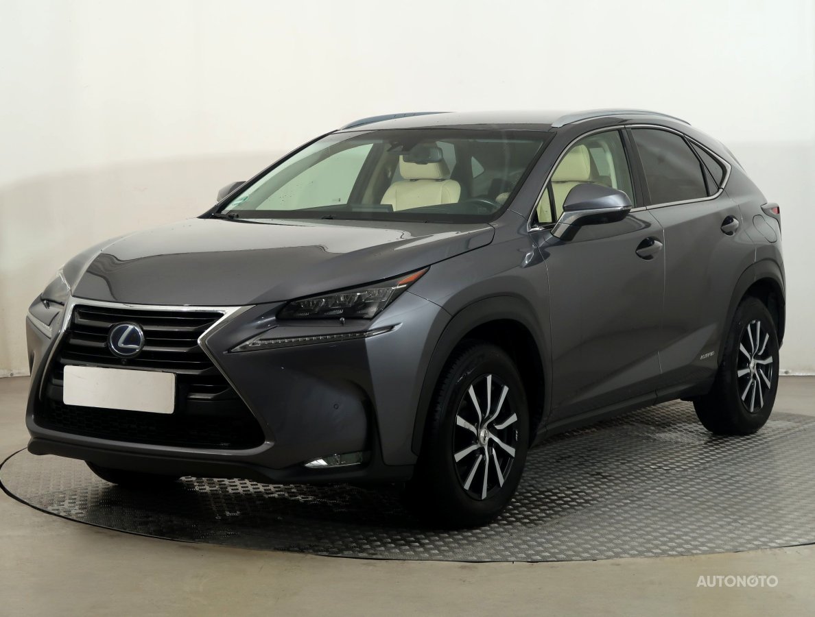Lexus NX, 2016 - pohled č. 3