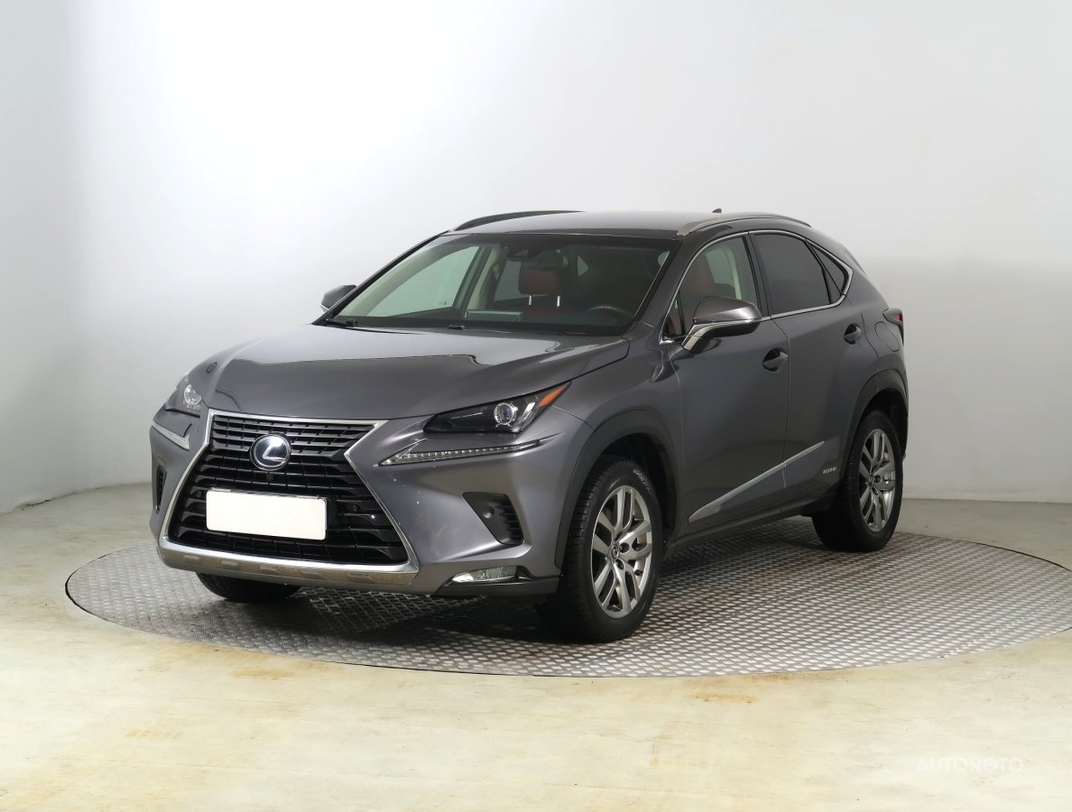 Lexus NX, 2018 - pohled č. 3