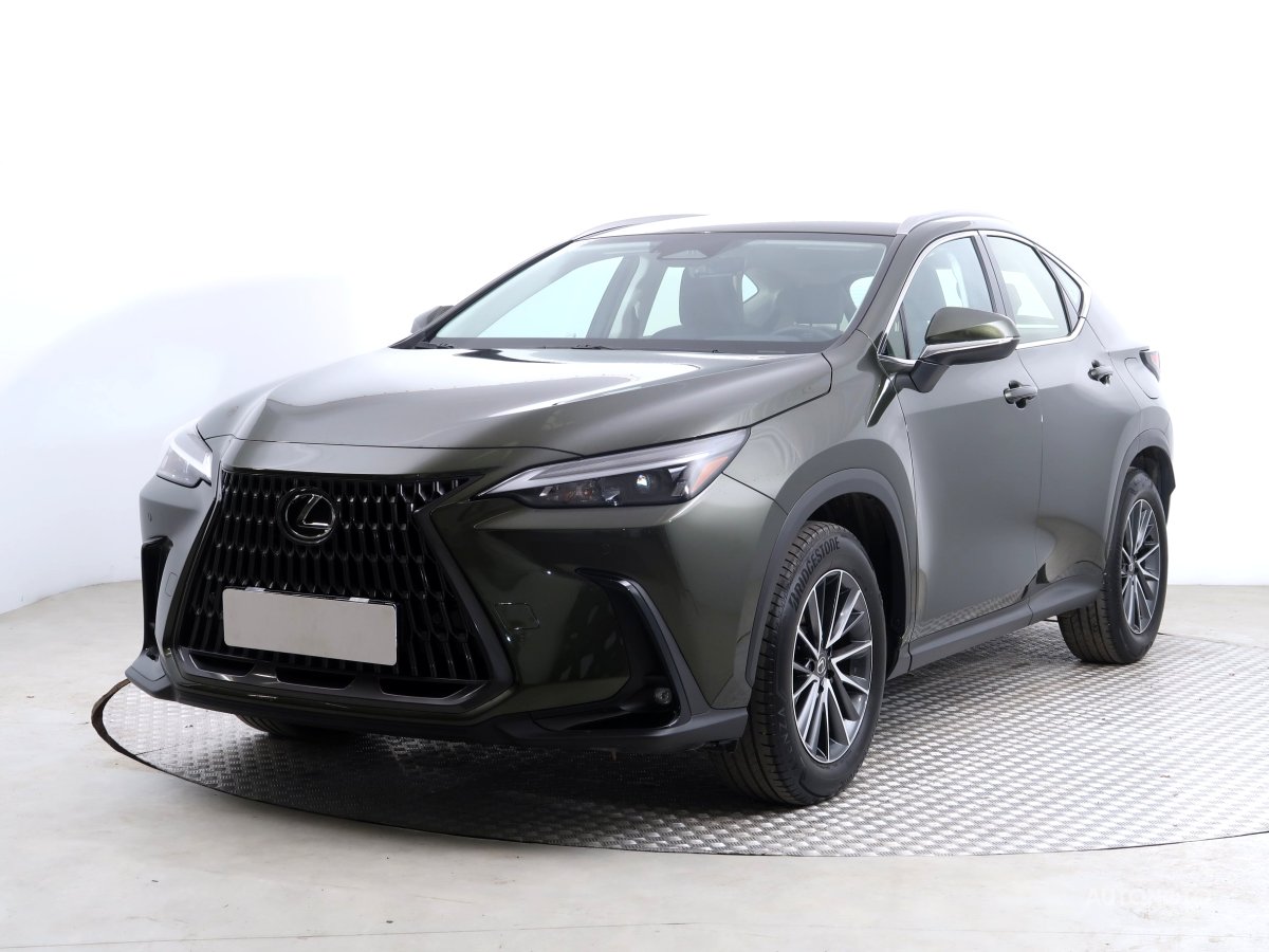 Lexus NX, 2024 - pohled č. 3