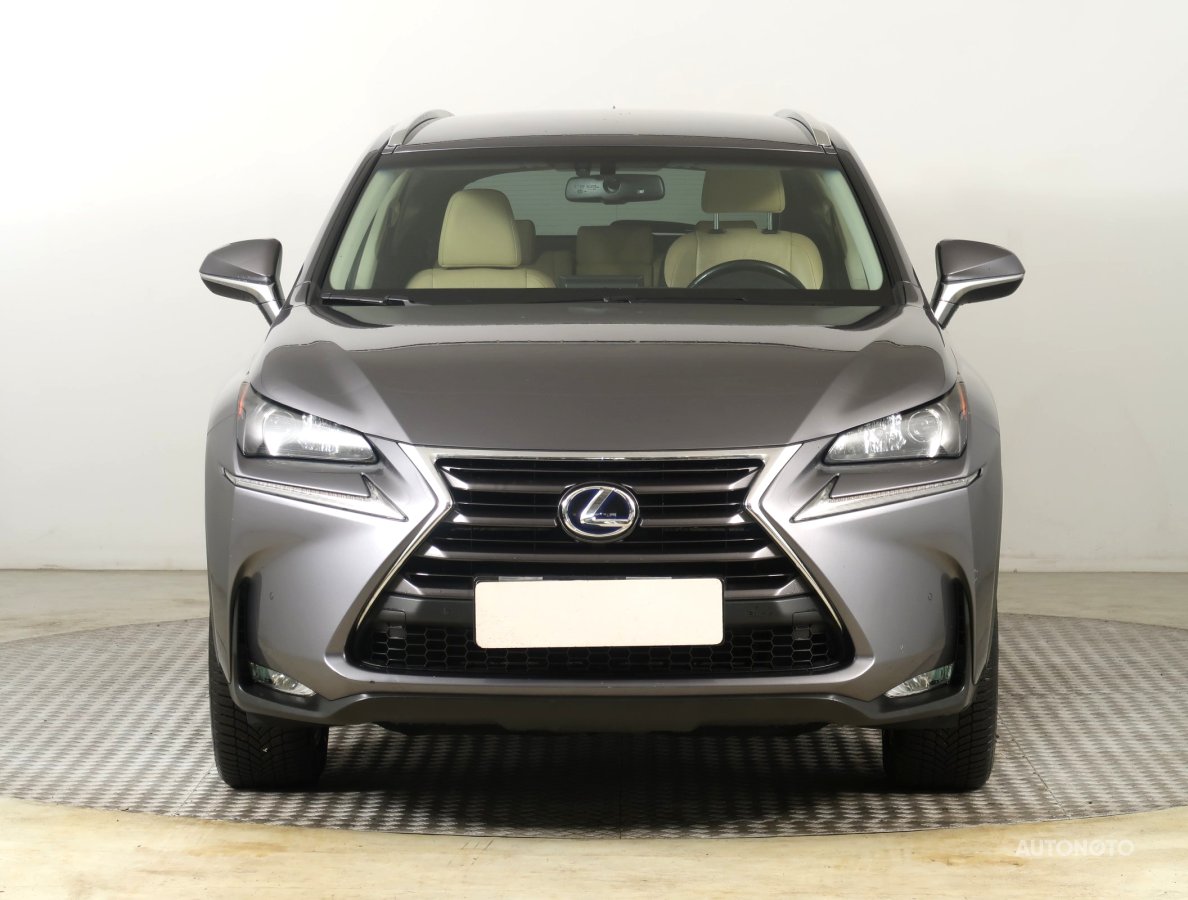 Lexus NX, 2017 - pohled č. 2