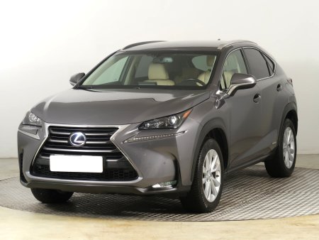 Lexus NX, 2017 - pohled č. 3