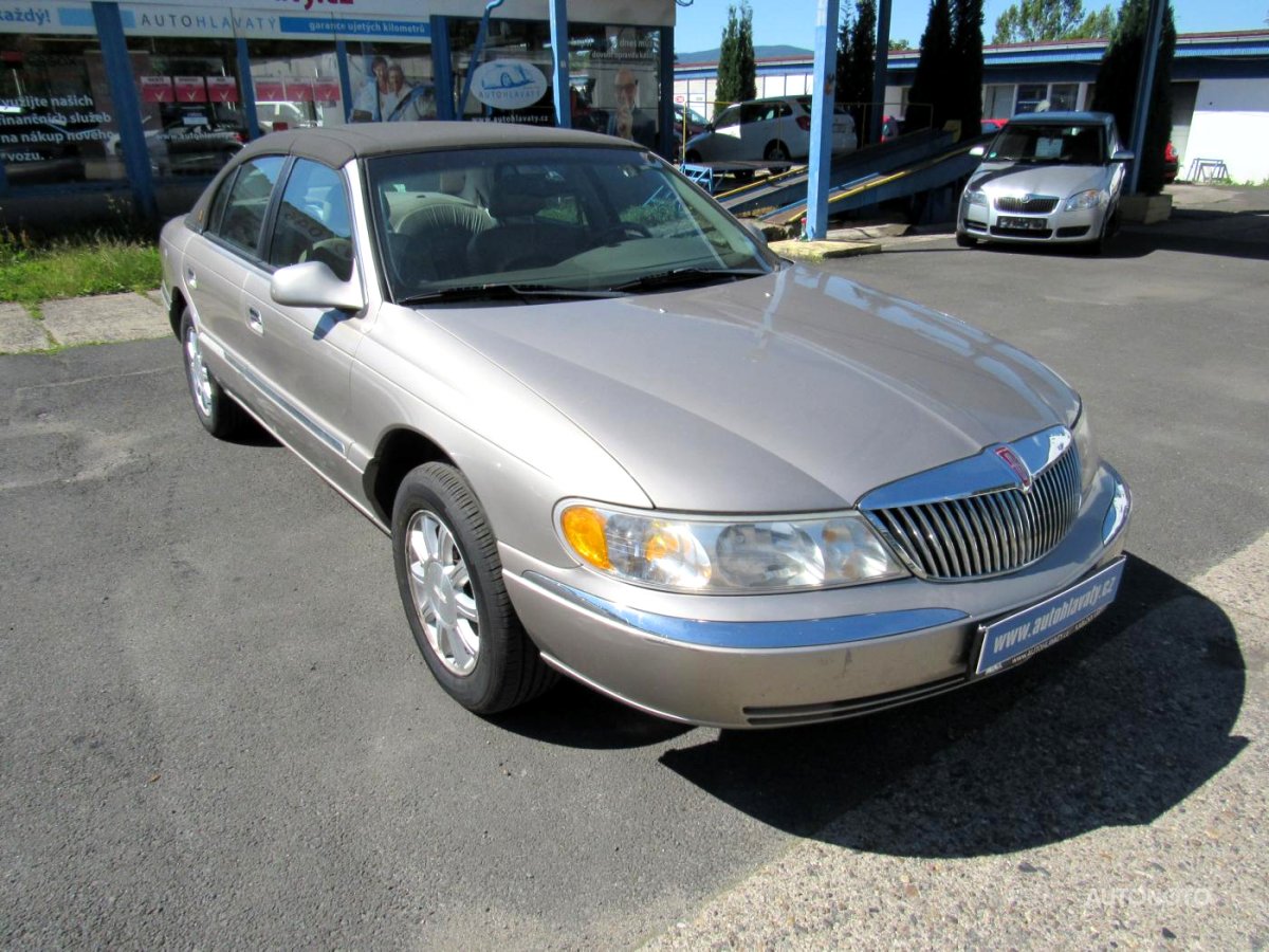 Lincoln Continental, 1999 - pohled č. 3