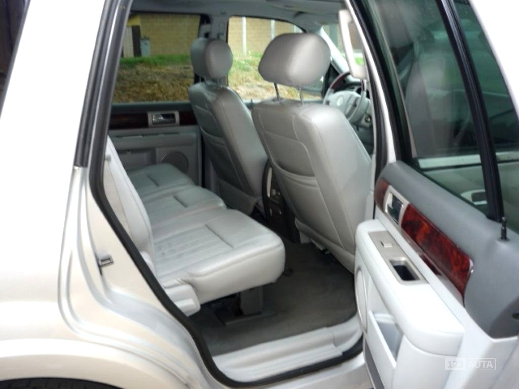 Lincoln Navigator, 2004 - pohled č. 12