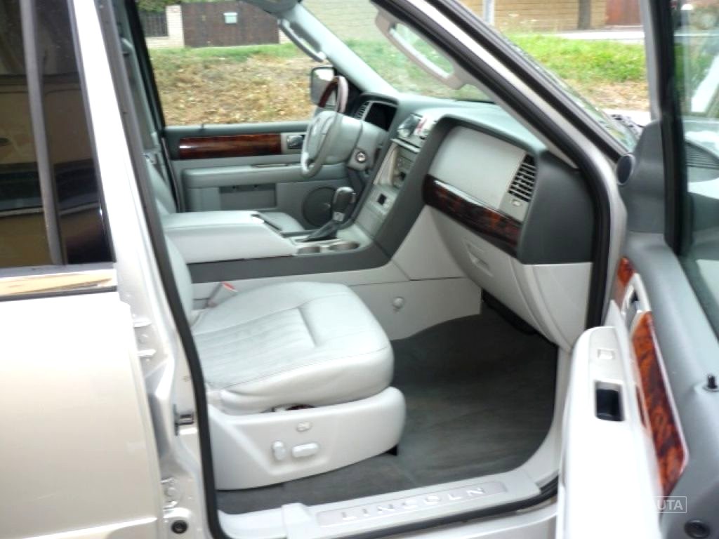 Lincoln Navigator, 2004 - pohled č. 14