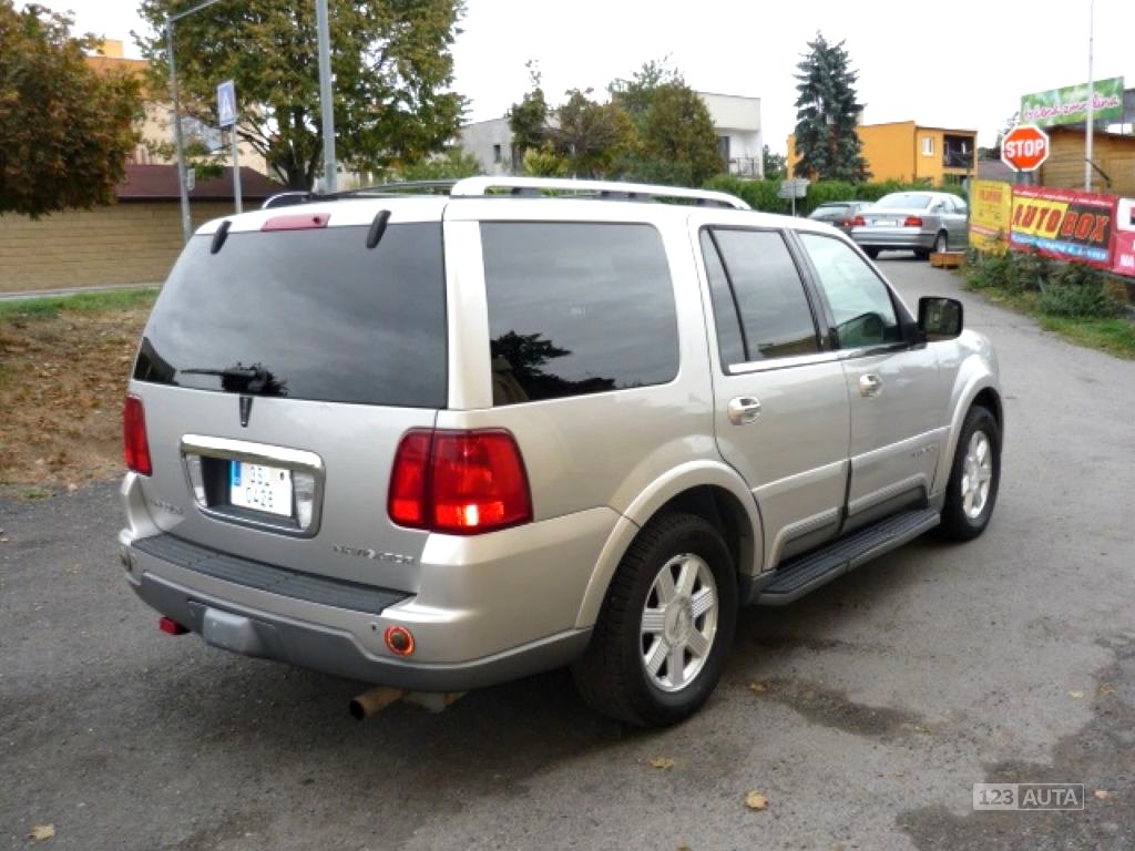 Lincoln Navigator, 2004 - pohled č. 6