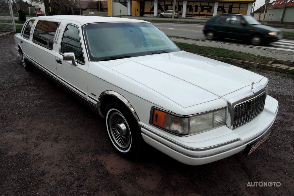 Lincoln Town Car, 1993 - pohled č. 2