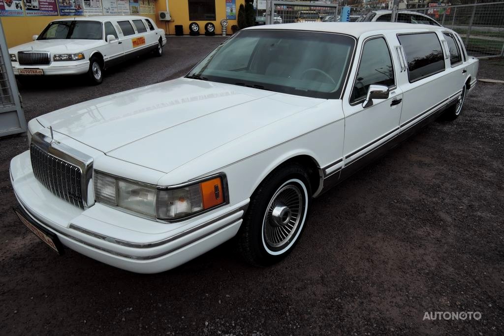 Lincoln Town Car, 1993 - pohled č. 3